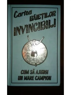 CARTEA BAIETILOR INVINCIBILI, HUW DAVIES