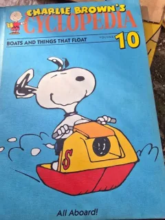 Charlie Browns cyclopedia volume 10