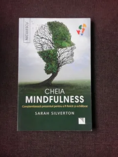 CHEIA MINDFULNESS - SARAH SILVERTON