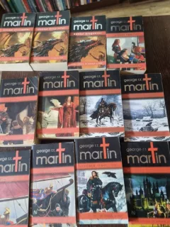 Cântec de Gheață și Foc - George R.R. Martin (12 volume)