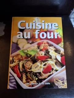 Cuisine au four. Le plaisirs de la table