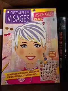 Customise les visages - Fashion girls (Personalizeaza fetele - limba franceza)