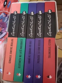 Cutie Agatha Christie - Seria Hercule Poirot (5 carti)