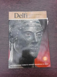 Delfi - Manolis Andronicos  (carte in limbas italiana)