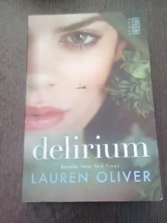 DELIRIUM - LAUREN OLIVER
