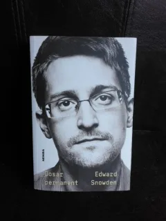 Dosar permanent - Edward Snowden