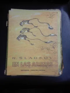En las arenas - N. Sladkov  (carte pentru copii, text in limba spaniola)