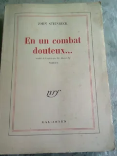 EN UN COMBAT DOUTEUX - JOHN STEINBECK  (CARTE IN LIMBA FRANCEZA)