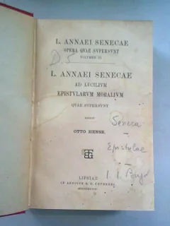 EPISTOLAR - SENECA  (CARTE IN LIMBA LATINA)