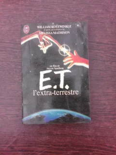 E.T. l'extra-terrestre - William Kotzwinkle  (carte in limba franceza)