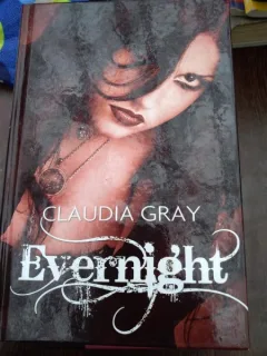 Evernight- Claudia Gray