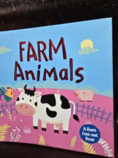 Farm animals - A giant fold-out book (Animalele de la ferma. O carte pliabila gigantica - carte in limba engleza)