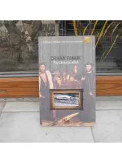 Fortareata alba , Orhan Pamuk