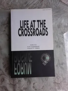 FORUM BOSNAE NR.11/01, LIFE AT THE CROSSROADS  (CARTE IN LIMBA ENGLEZA)