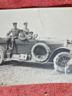 Fotografie, 4 militari cu masina, perioada celui de-al doilea raxboi mondial
