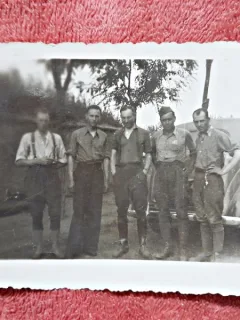 Fotografie, 5 prieteni cu masina, perioada interbelica