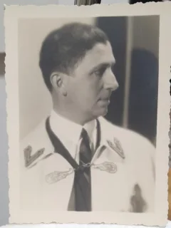 Fotografie, Comandor Constantin Niculescu in tinuta Ordinului Mihai Viteazul