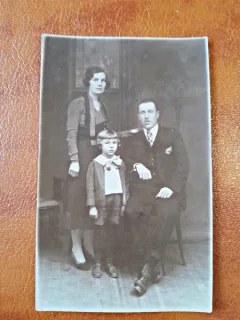 Fotografie de familie, tip Carte Postala, perioada interbelica, necirculata