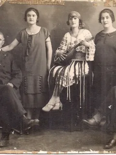 Fotografie din perioada interbelica