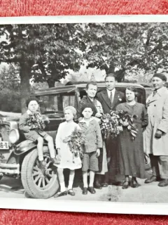 Fotografie, familie la plimbare, perioada interbelica
