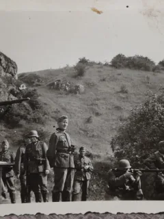 Fotografie, grup de militari germani in timpul celui de-al doilea razboi mondial