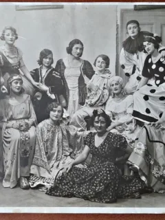 Fotografie, grup de prietene din inalta societate, 1930