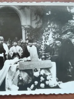 Fotografie, la inmormantarea generalului Virgil Badulescu, 1944