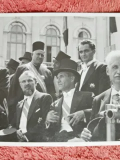 Fotografie, la parada din 23 august 1945, in fotografie Gheorghiu Dej, St. Voitec...