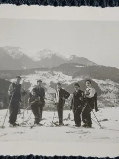 Fotografie, La schi pe Valea Ghimbavului, 1937