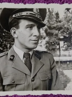 Fotografie, Medic militar, locotenent in armata romana, perioada celui de-al doilea razboi mondial