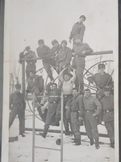 Fotografie, Militari in perioada satisfacerii stagiului militar, perioada comunista