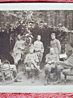 Fotografie, militari intr-o pauza de relaxare, perioada interbelica