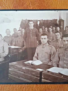 Fotografie, militari la cursuri, perioada interbelica