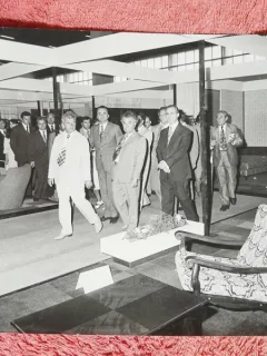 Fotografie, Nicolae Ceausescu in vizita la o expozitie de mobila