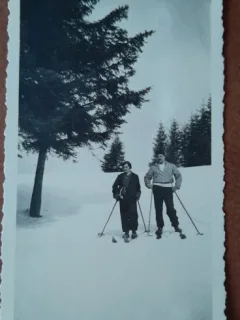 Fotografie, parintii lui Geo Litarczek, parintele radiologiei romanesti, laPredeal pe partia de schi, 1934