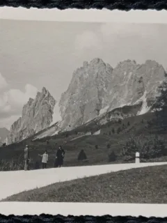 Fotografie, Parintii lui Geo Litarczek, parintele radiologiei romanesti, Monte Cristallo, Cortina dAmprezzo, 1934