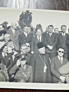 Fotografie participanti la festivitatea de 9 mai 1945, Ziua Eroilor,