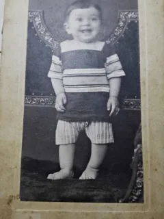 Fotografie pe carton, baietel, 1910