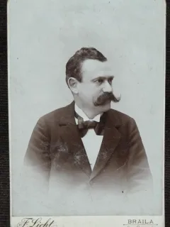 Fotografie pe carton, barbat cu mustata, 1897