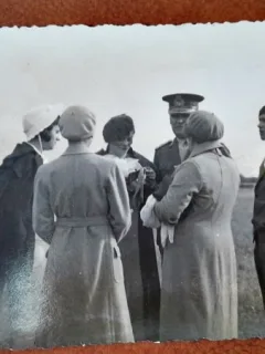 Fotografie pe carton, invitati la Metingul de Aviatie Sfantul Gheorghe 1936-1937