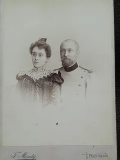 Fotografie pe carton, militar cu sotia, 1899