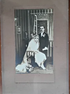 Fotografie pe carton, mire si mireasa, inceput de secol XX