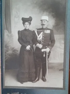 Fotografie pe carton, ofiter cu sotia, 1919