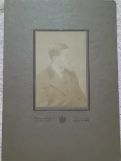 Fotografie pe carton, profil de barbat, inceput de secol XX