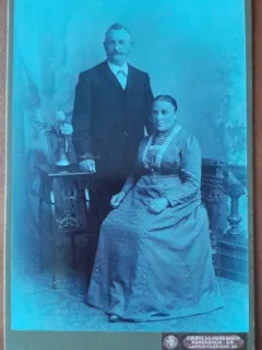 Fotografie pe carton, sot si sotie, perioada interbelica