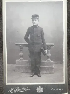 Fotografie pe carton,m elev scoala militara, perioada interbelica