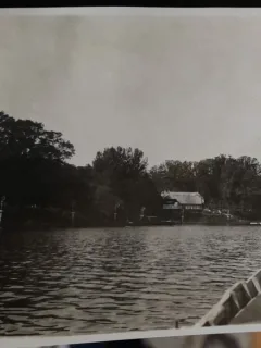 Fotografie, pe lac in Romania, 1930