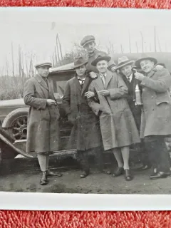 Fotografie, prieteni la plimbare cu masina, 1929