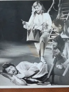 Fotografie, scena din piesa Frumosii marilor orase