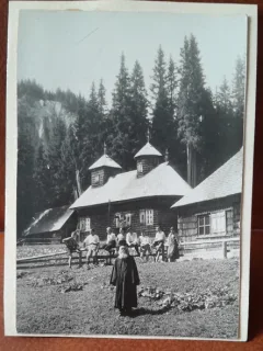 Fotografie, Schitul Decebal, Bucegi 1930. Pe spate o iconita daruita de calugarii de la Schit